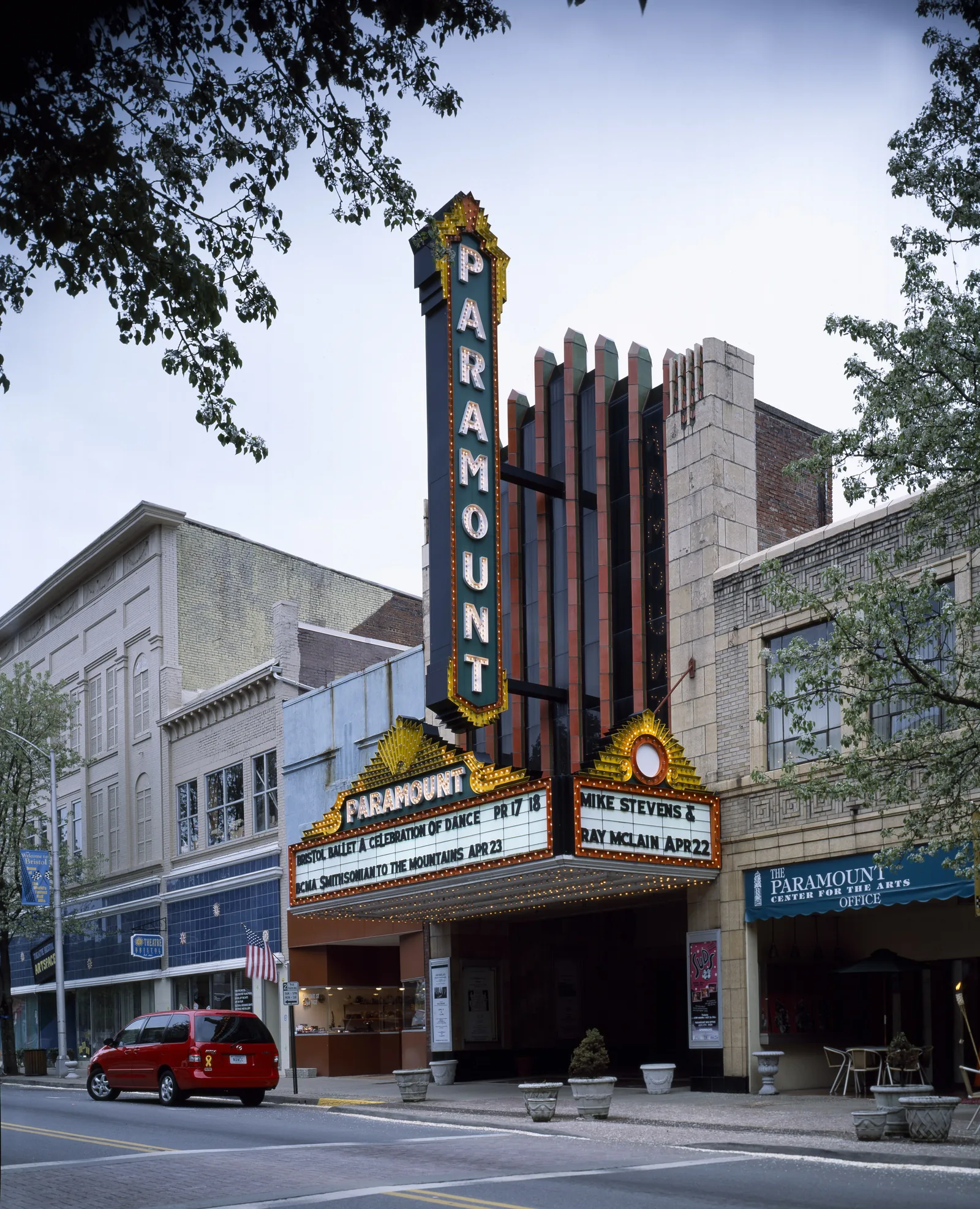Paramount Theater on State Street in Bristol